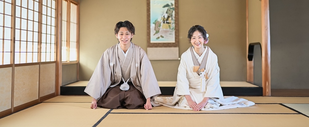 和装で正座のお写真