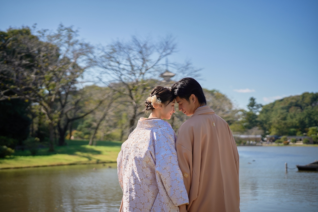 池を背景にした撮影