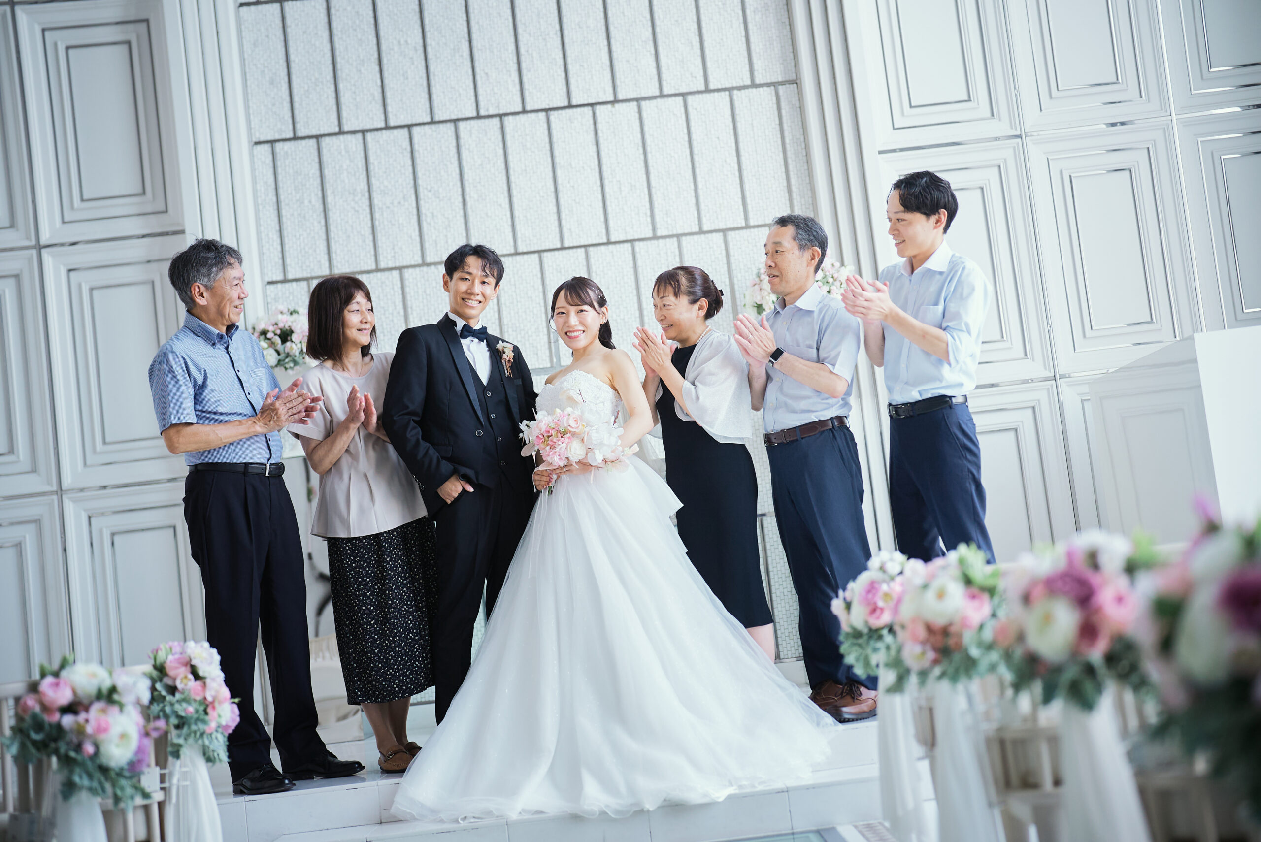 東京クリスタルチャペル 華やかなカップルショット