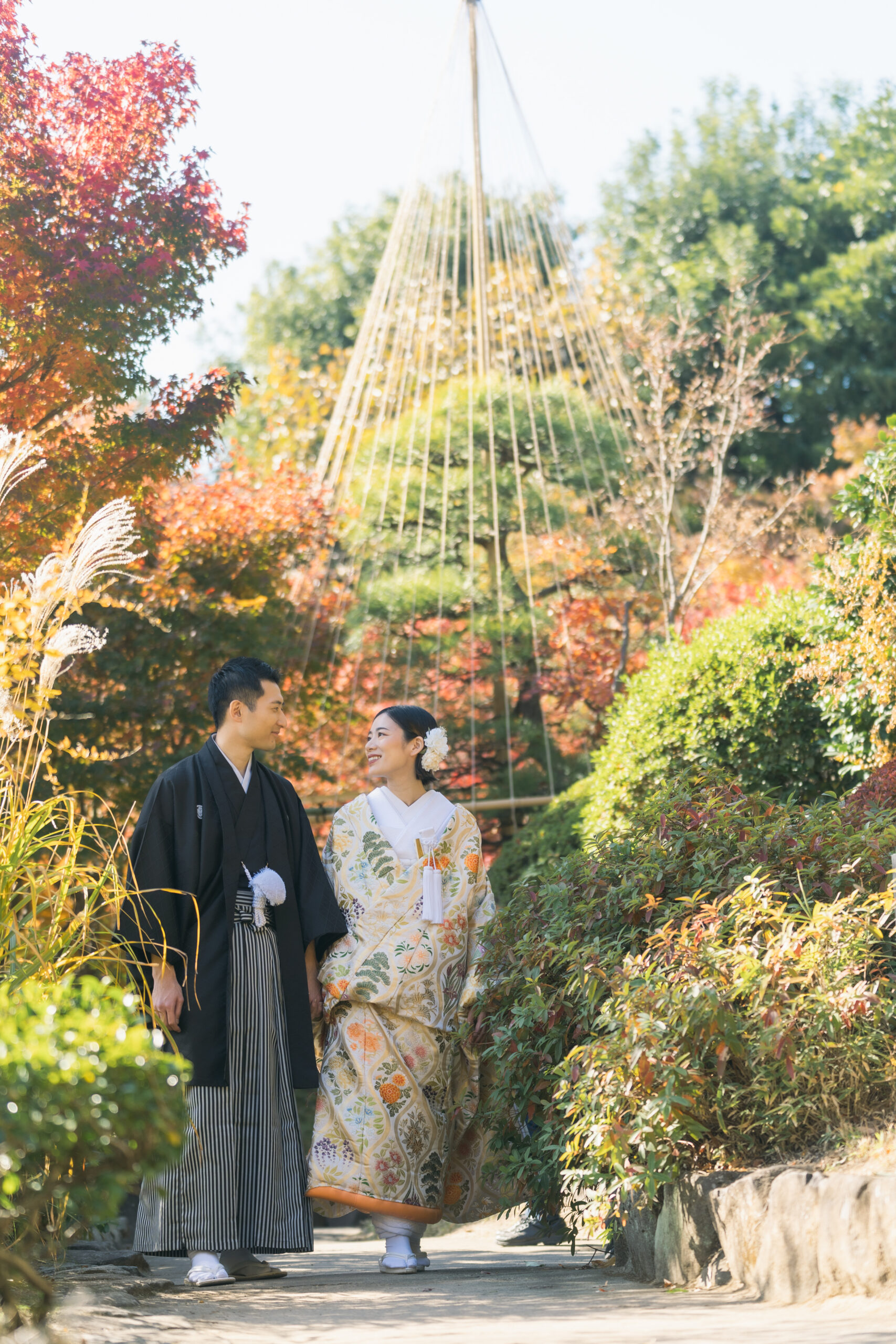 目白庭園で和装撮影をする花嫁の様子