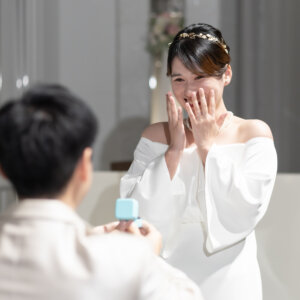 チャペルならではの雰囲気を活かした結婚写真