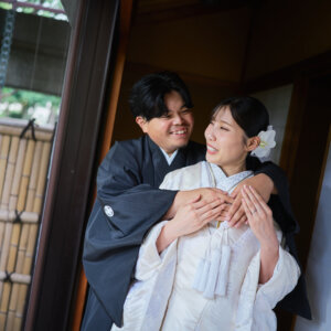 滝と竹林に包まれて。自然の中で残す、ふたりの和装前撮り の結婚写真・前撮りカット