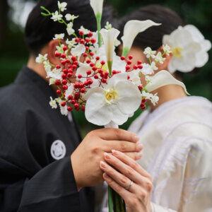 新郎新婦の前撮り撮影より 滝と竹林に包まれて。自然の中で残す、ふたりの和装前撮り