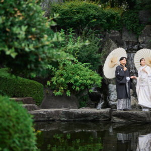 新郎新婦の前撮り撮影より 滝と竹林に包まれて。自然の中で残す、ふたりの和装前撮り