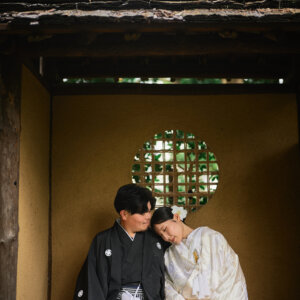 滝と竹林に包まれて。自然の中で残す、ふたりの和装前撮り の結婚写真・前撮りカット