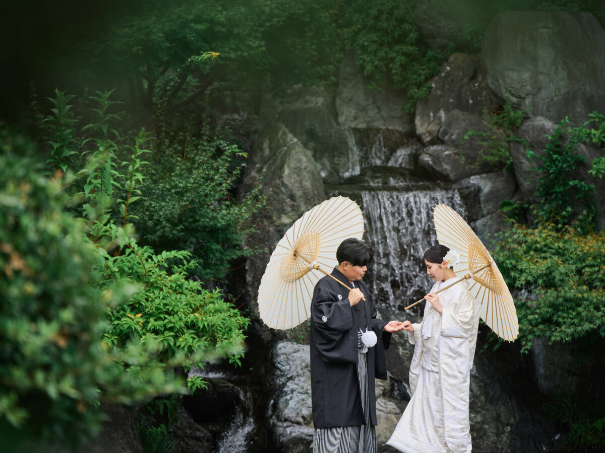 桜花亭で撮影した新郎新婦のウェディングフォト