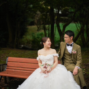 自然体の笑顔が映える、葛西臨海公園ロケーション の結婚写真・前撮りカット