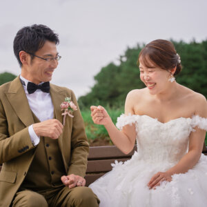 新郎新婦の前撮り撮影より 自然体の笑顔が映える、葛西臨海公園ロケーション